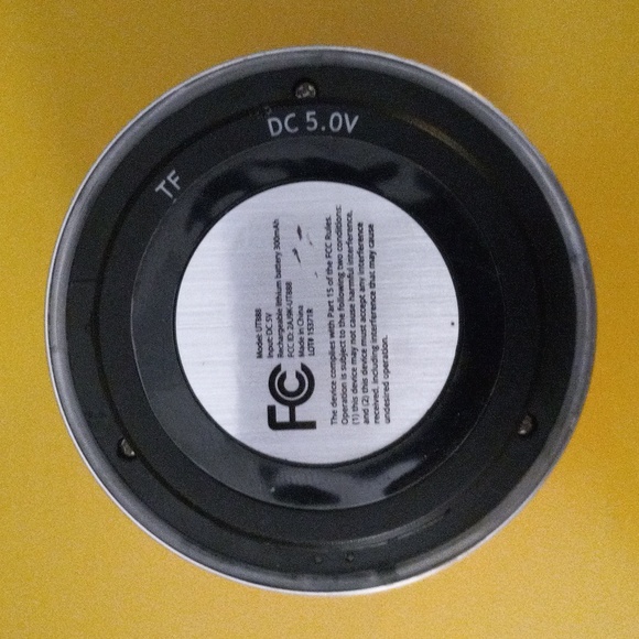 Drummond woodsum mini Bluetooth speaker. - Picture 2 of 3